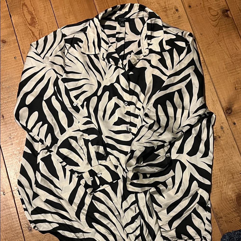 Haver Patterned Satin Shirt in Black and White